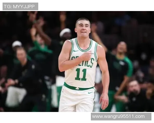 普理查德表现稳定半场8投4中贡献11分2篮板4助攻